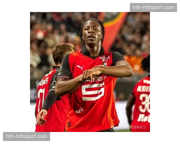 传闻:多特蒙德球探重点考察法甲一名以肋部后插上见长的中场球员 传闻:多特蒙德球探重点考察法甲一名以肋部后插上见长的中场球员