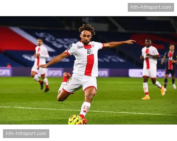 即时战报：马竞0-2落后赫罗纳，多夫比克头球完成梅开二度